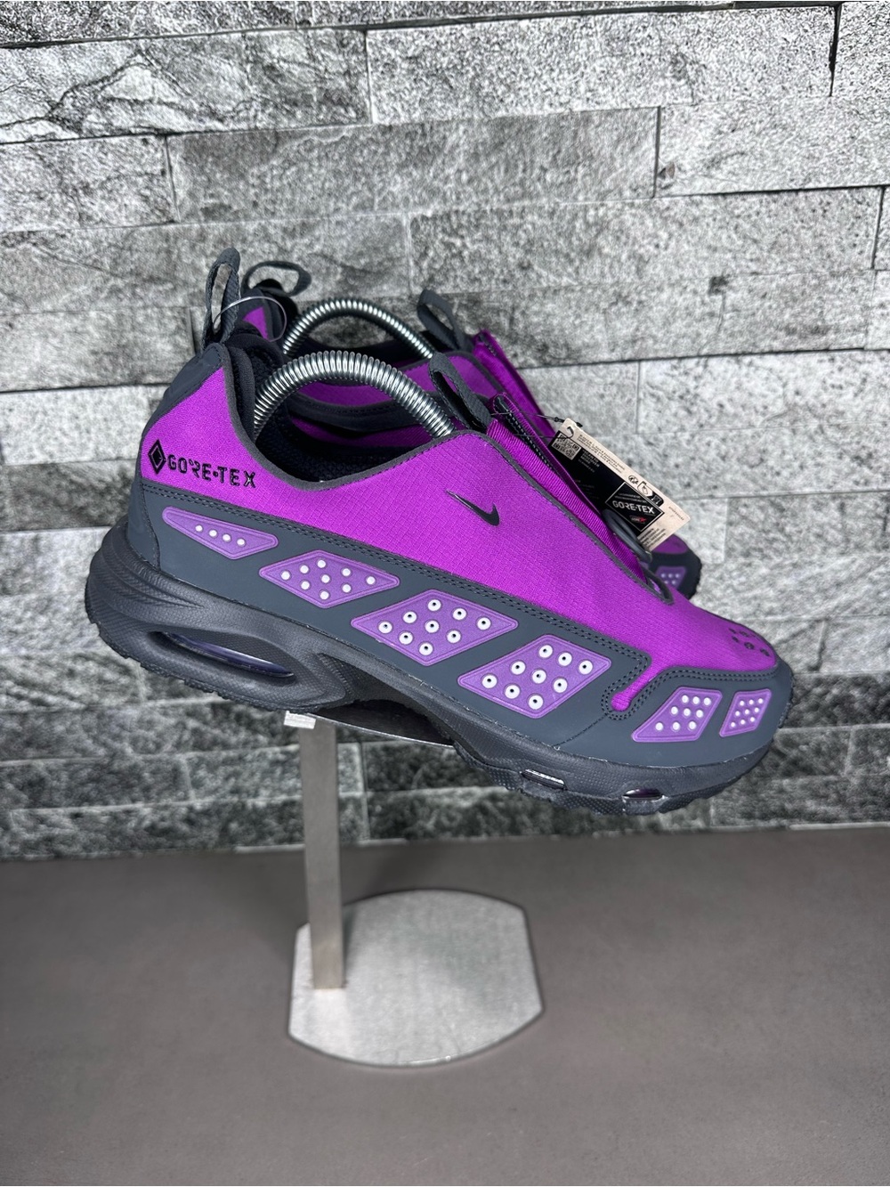 Nike Air Max SNDR Sunder Gore-Tex Bold Berry - M8/W9.5 - NEW